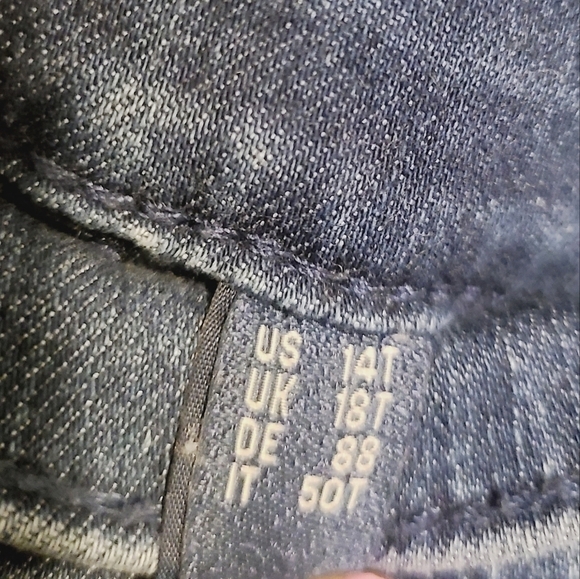 Isaac Mizrahi Live! | Women's Dark Flared or Wide-Leg Jeans (US Size 14 Tall) - Picture 4 of 13